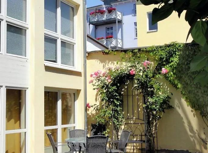 Wintergarten-Maisonette, Warnemuende